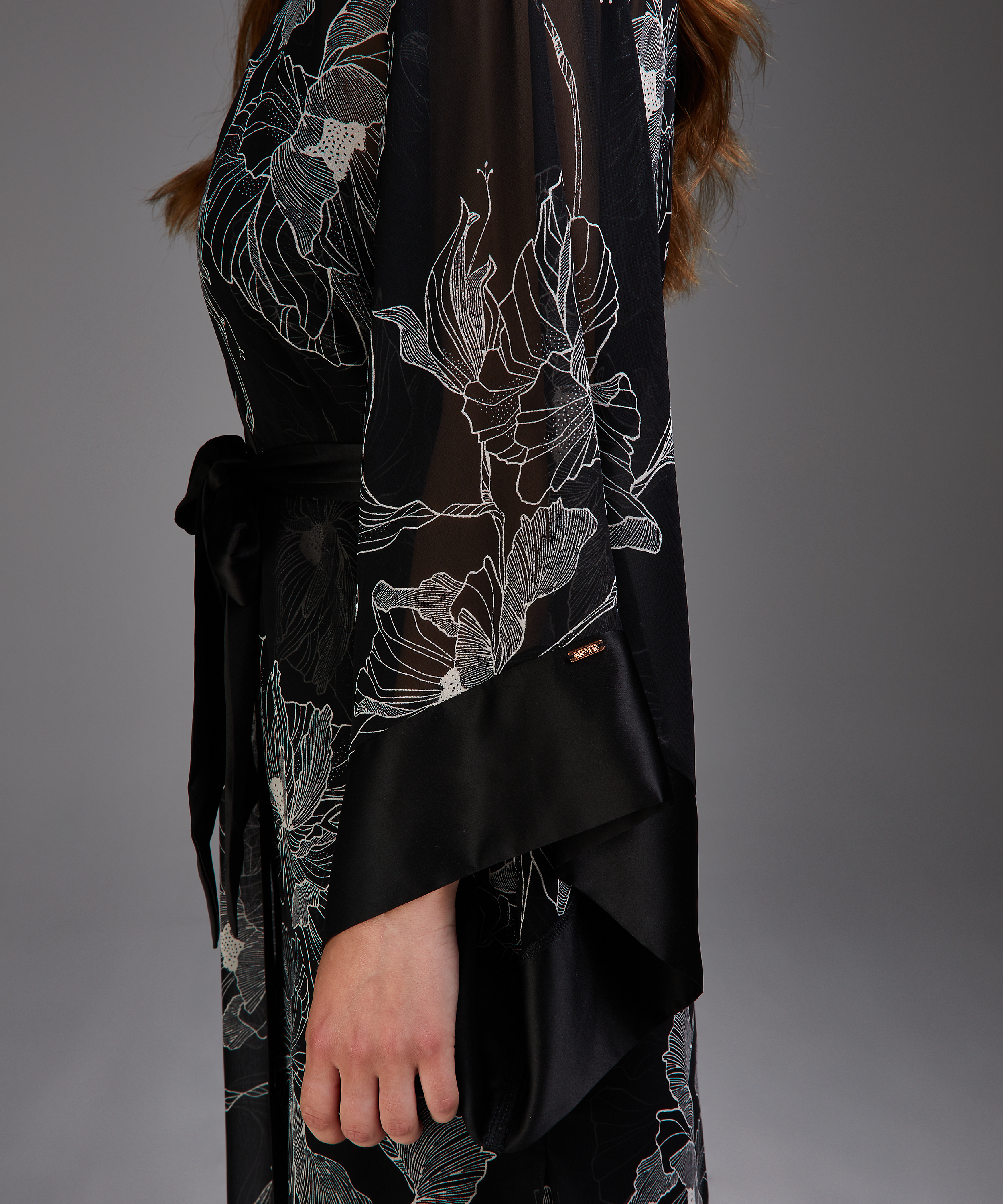 Lotus lang chiffonkimono, Svart, main