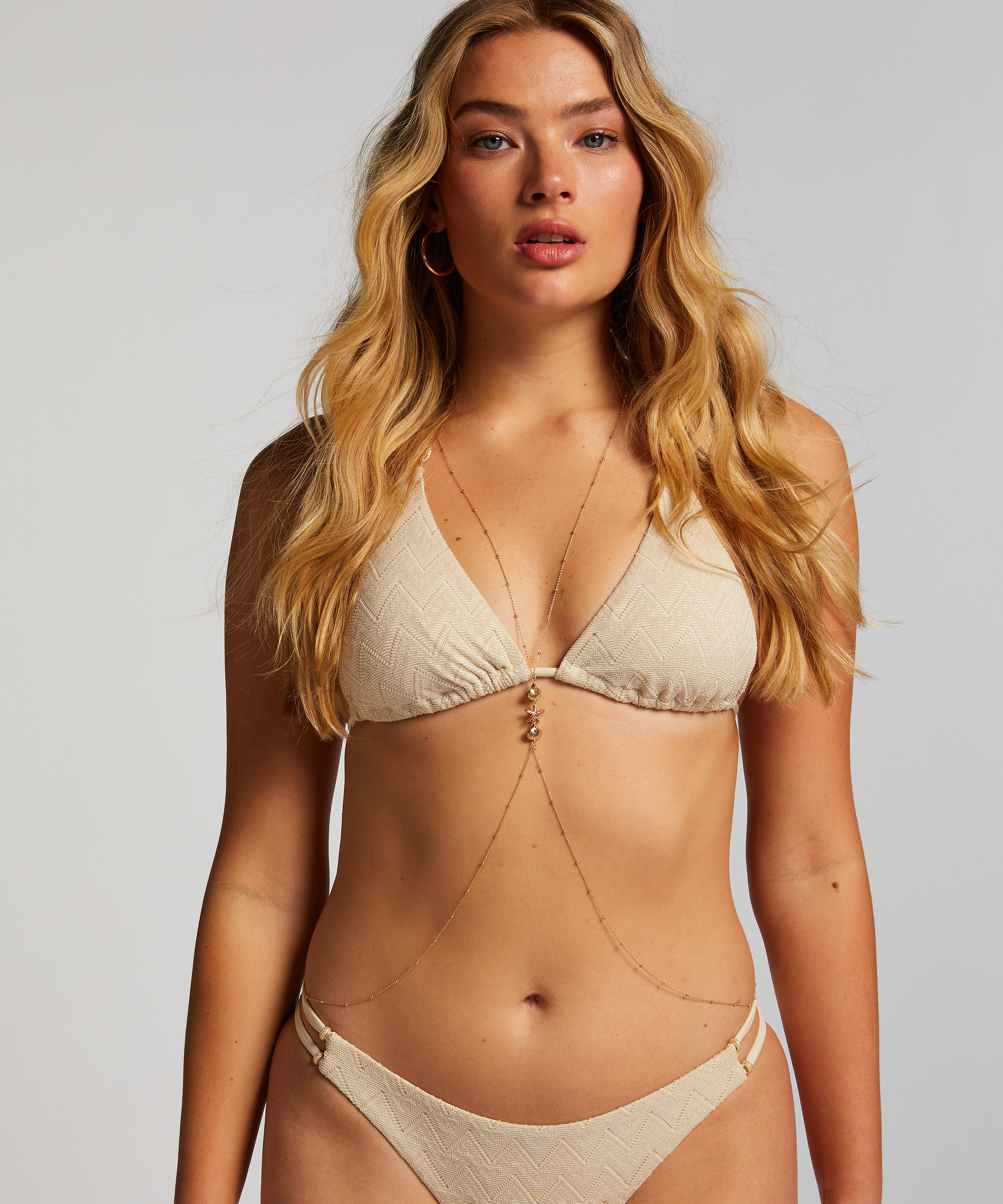 Sele Body Chain, Gul, main