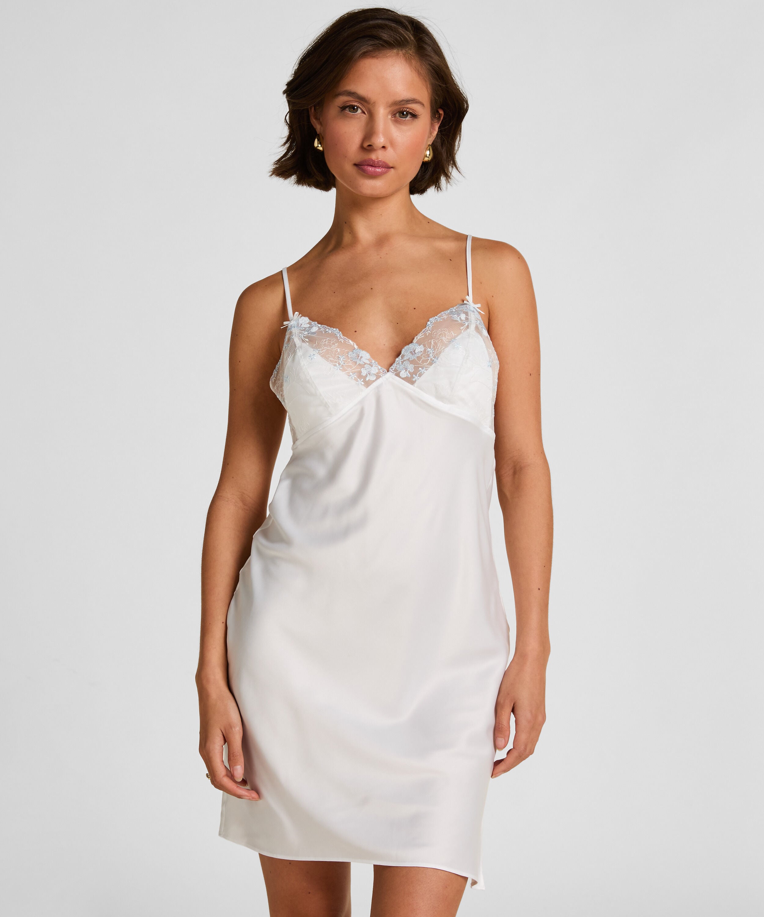 Peonie Slipdress Satin, Hvit Peonie Slipdress Satin, Hvit