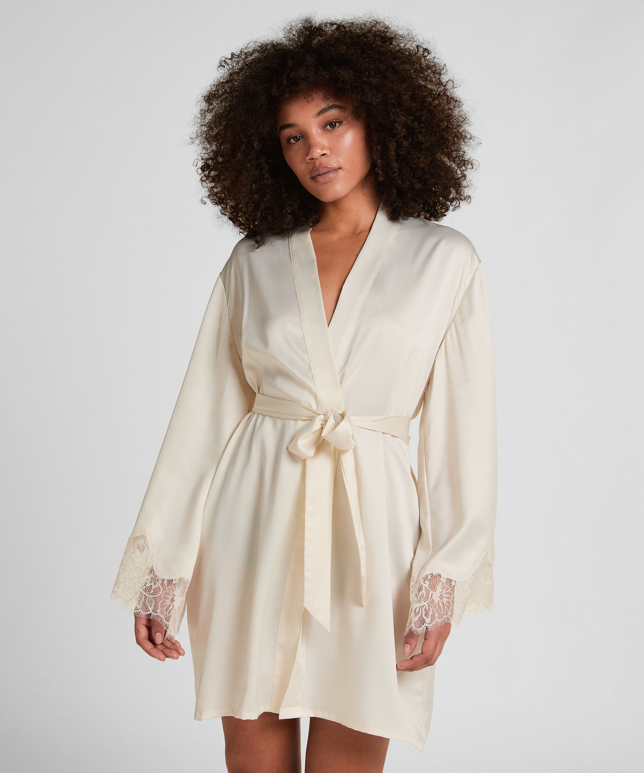 Kimono Satin Valerie, Hvit Kimono Satin Valerie, Hvit