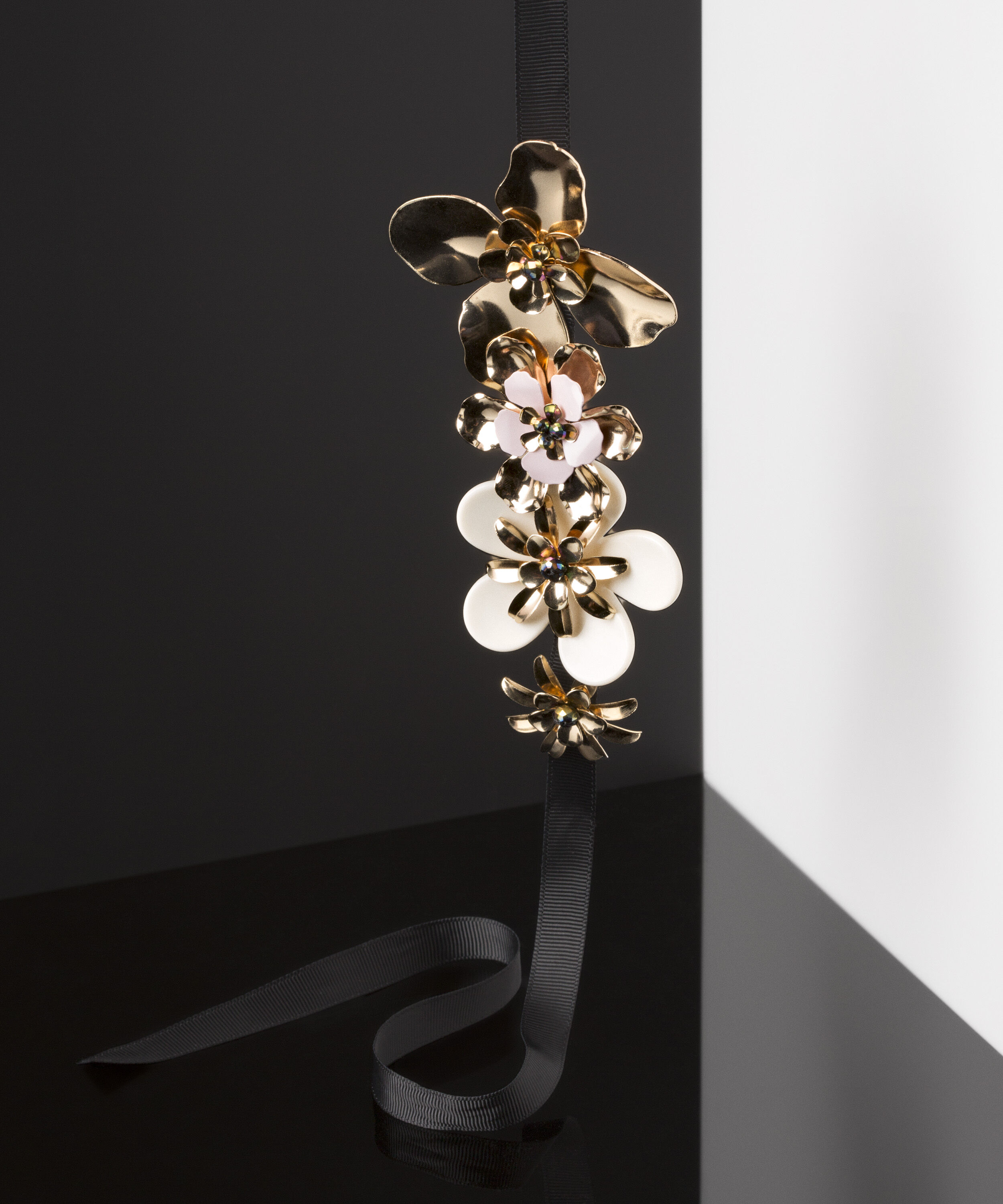 Floral Necklace, Gul