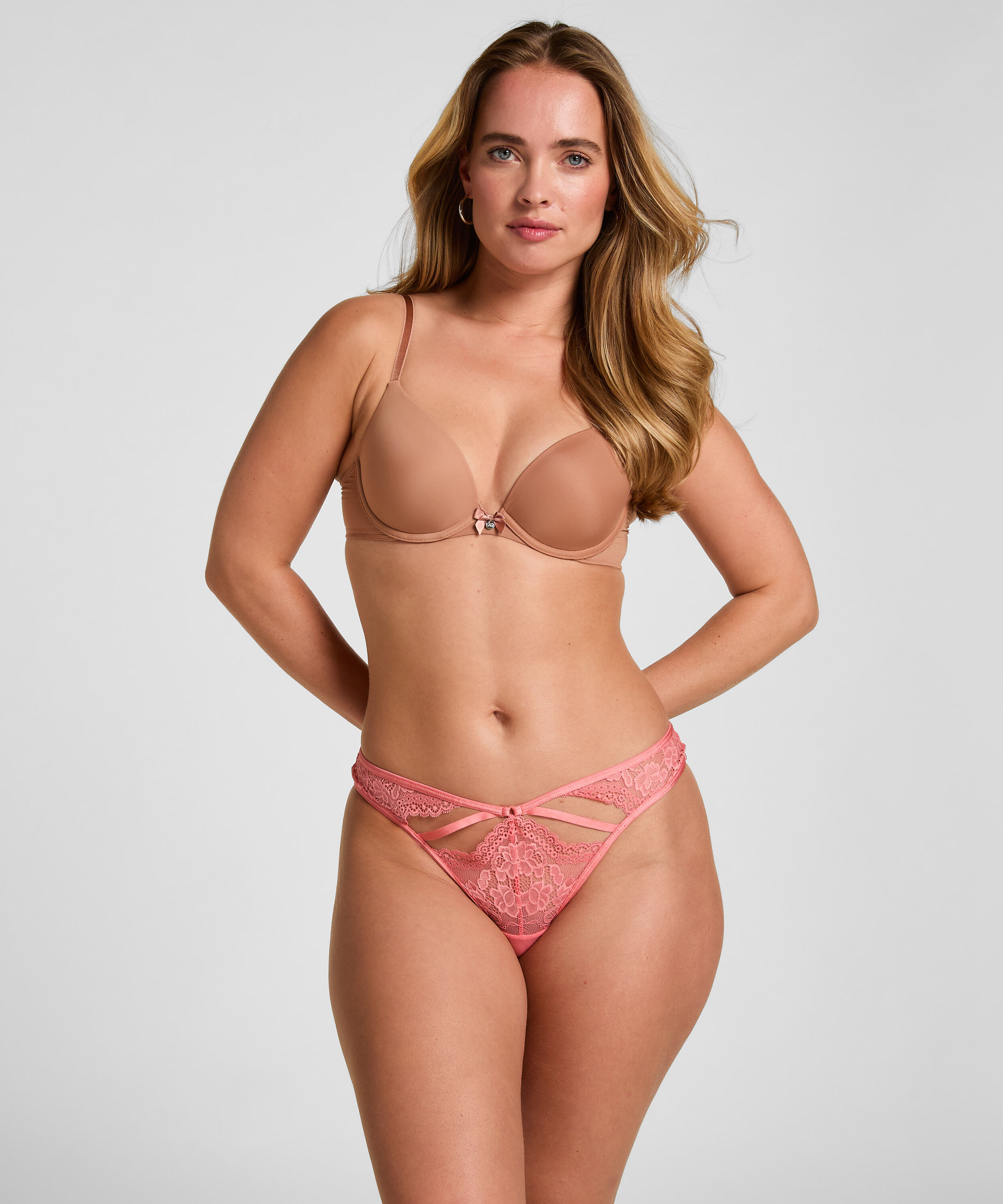 Jenny String, Rosa