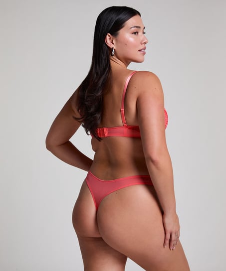 Cherry G-strengtruse, Rosa